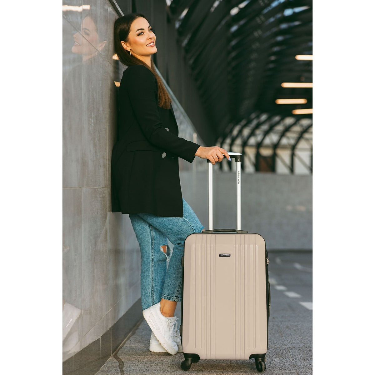 Wings Kestrel 3-Piece Hard Shell Suitcase Set – Champagne - photo 7
