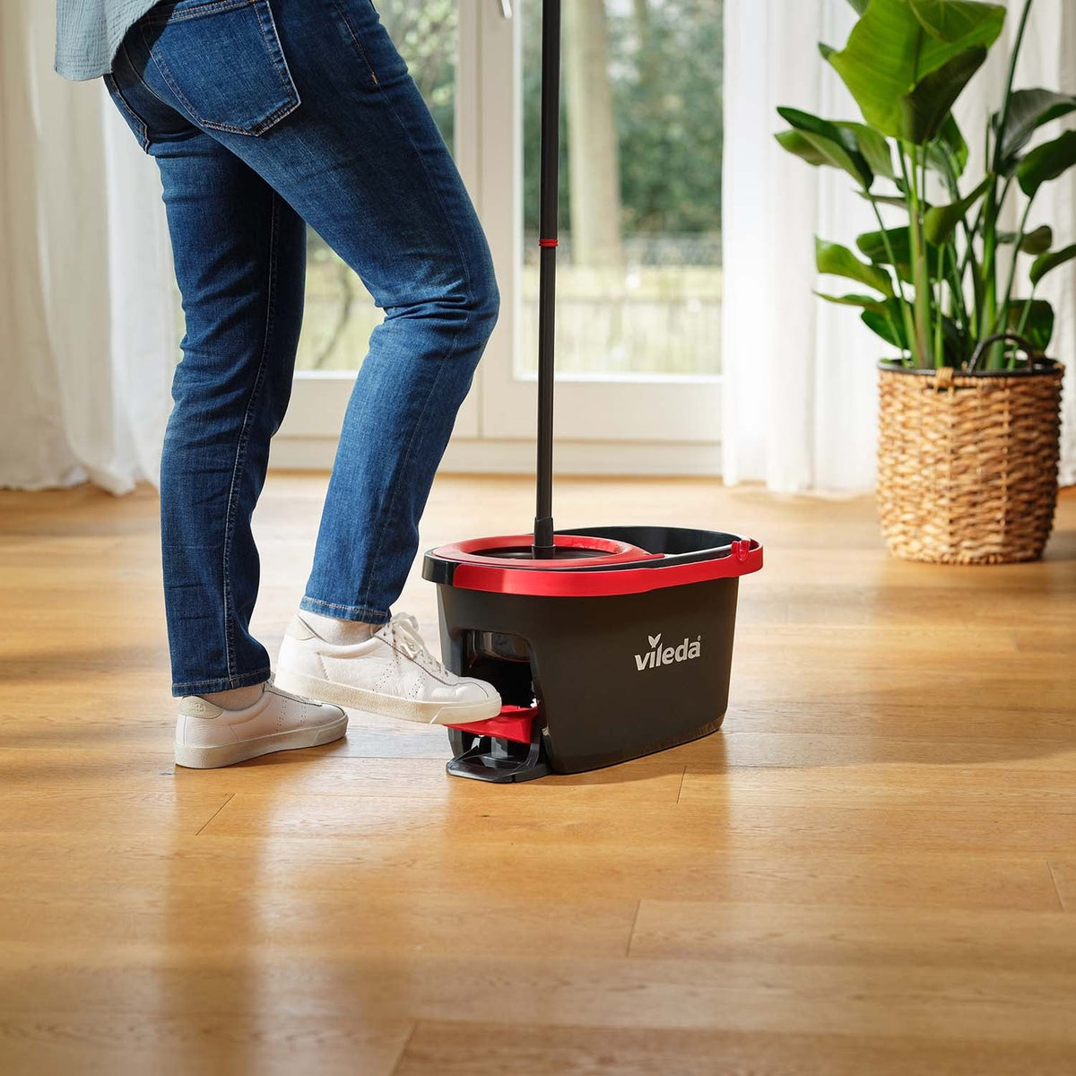 Vileda Turbo Spin Mop and Bucket Set – with Dirt Brush - photo 3