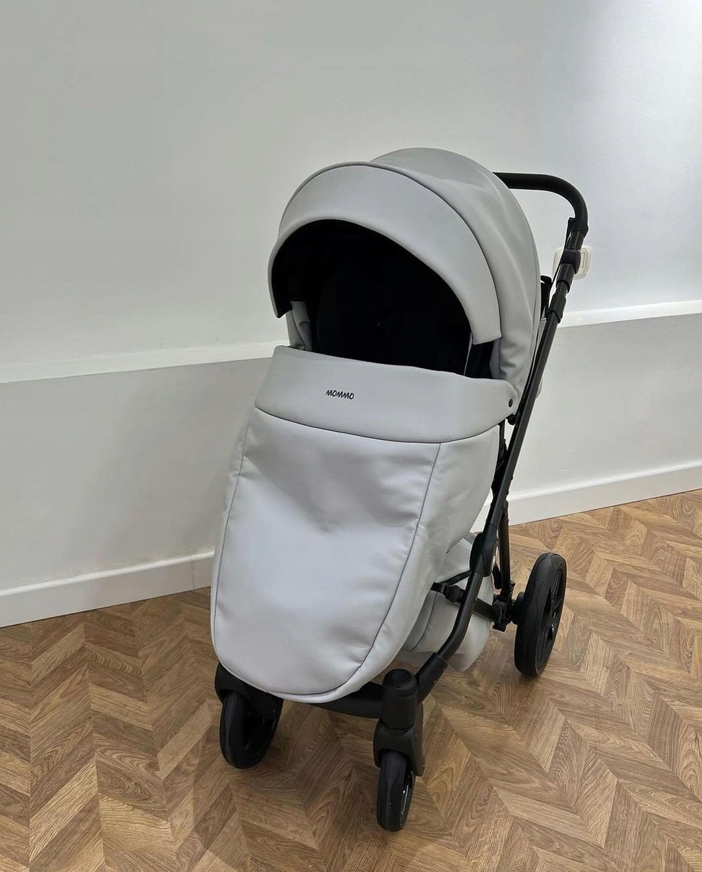 MOMMO Harmony 2-in-1 Stroller – Silver – image 5