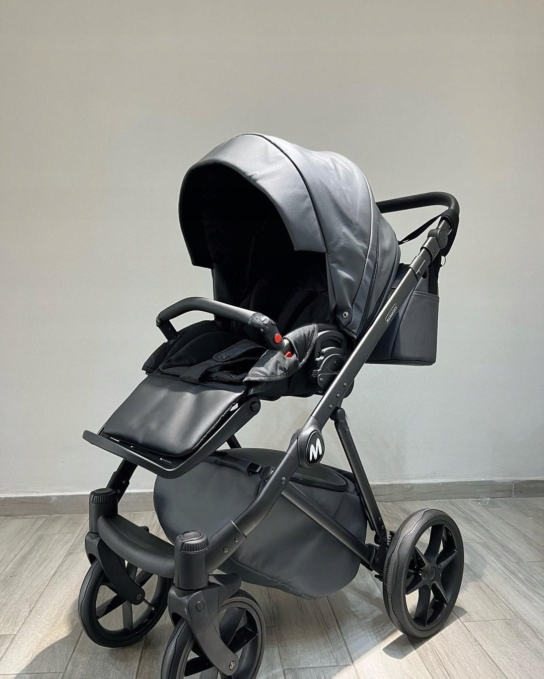 MOMMO Harmony 3-in-1 Stroller – Black – image 9